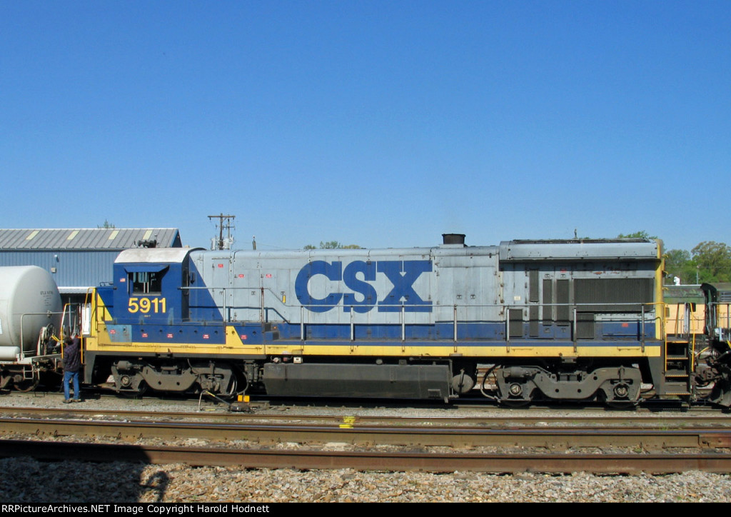 CSX 5911